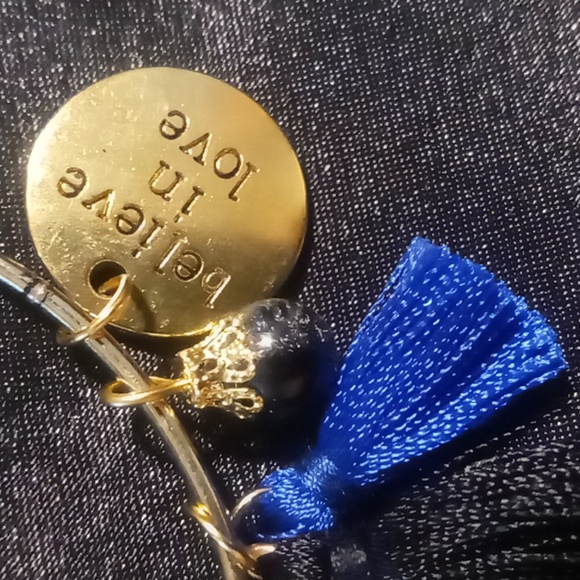 Believe in love charm bangle expandable. - Picture 2 of 4